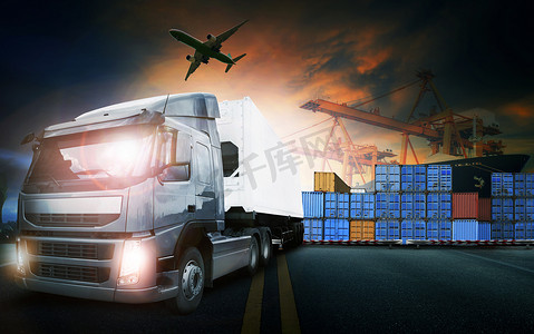 集装箱卡车、港口船舶和运输货运飞机