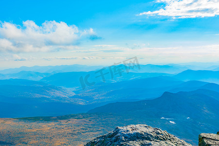 从华盛顿山顶眺望山景