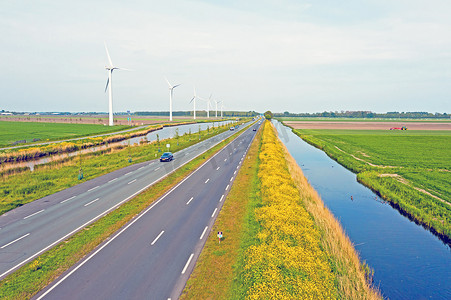 从一个典型的荷兰风景在农村的空中从 th