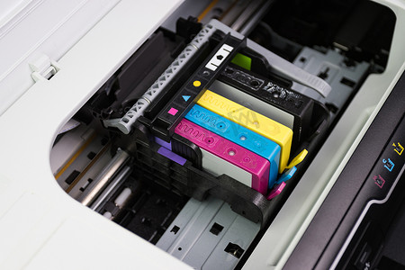 墨盒或喷墨墨盒是喷墨打印机的一个组件