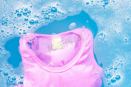 粉色小童无袖衫浸泡婴儿洗衣粉水d