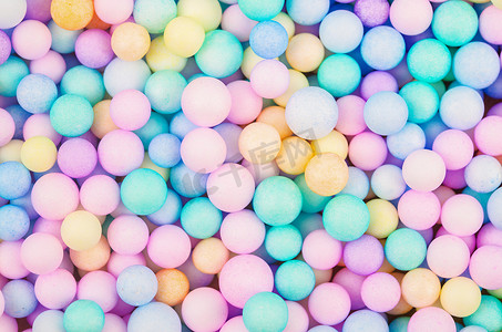 各种颜色的泡沫珠颜色鲜艳。