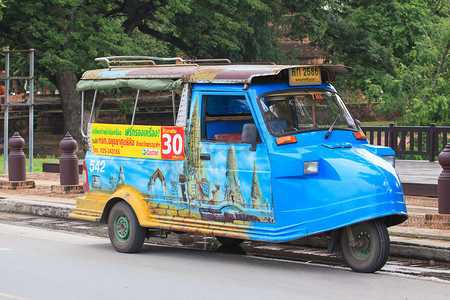 泰国大城府：9 月 6 日：阿育府的古老传统嘟嘟车