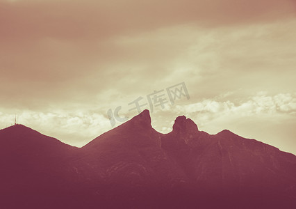 墨西哥蒙特雷的著名山叫 Cerro de la Silla