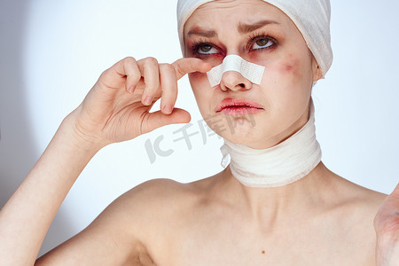 妇女脸伤痕药物治疗受伤事故孤立背景