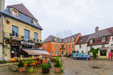 核心区摄影照片_Semur-en-Auxois 中世纪核心区的街道