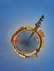 小星球摄影照片_小星球-莫斯科河与彼得大帝纪念碑
