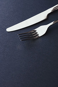 刀叉、餐桌装饰用银餐具、简约设计和饮食