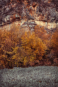 换季背景摄影照片_在山的秋天季节