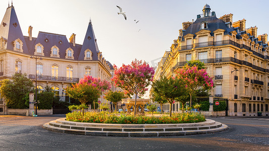 法国巴黎巴黎街道的典型景观。