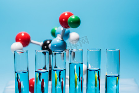 化学滴管和烧杯摄影照片_科学实验室试管和分子结构模型在李