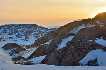 北极小镇摄影照片_格陵兰岛小镇的日落