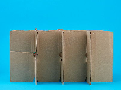 棕色纸板隔板，带有盒子的单元格，tr 的主题