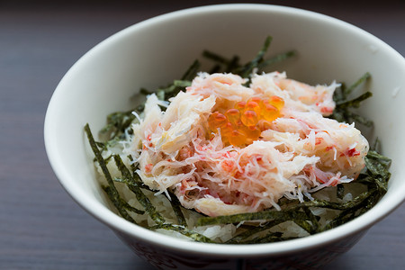 日本海鲜盖饭，新鲜蟹肉