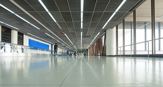 樟宜摄影照片_现代亚洲机场航站楼。