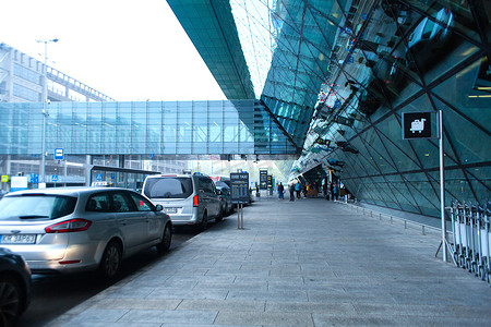 克拉科夫机场航站楼的外部。