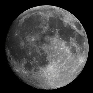 天文卫星摄影照片_用望远镜看到的满月