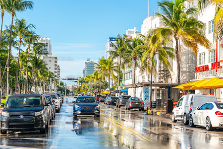 美国迈阿密 — 2019年9月9日：佛罗里达州迈阿密南海滩早晨雨后海洋大道街