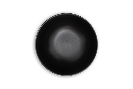 顶视图-空的黑色陶瓷圆碟盘隔离在白色