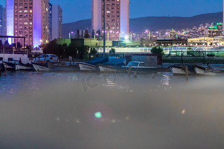 来自伊兹密尔市的广阔夜景全景 - 有模糊的 s