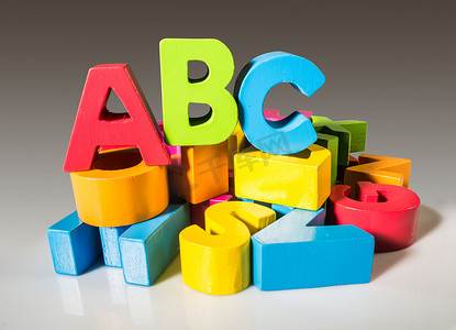 字母c矢量摄影照片_字母 A B C 由木头制成。