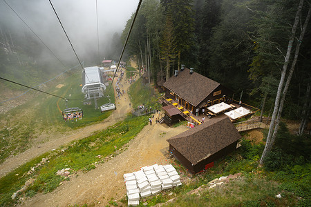 房屋设施摄影照片_俄罗斯索契滑雪者的旅行设施