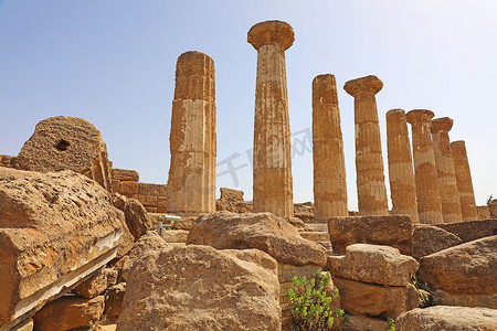赫拉克勒斯专栏被毁的寺庙在著名古老谷的 Te