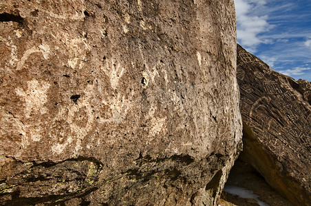 螺旋纹摄影照片_加利福尼亚州毕夏普菲什斯劳路沿线的奇加多岩画。