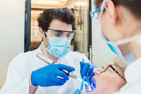 牙医用紫外线硬化牙冠