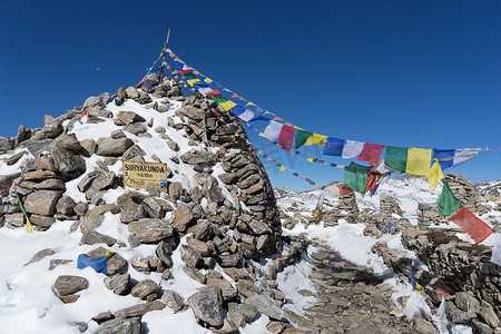 桂花摄影照片_尼泊尔喜马拉雅山峰顶
