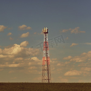 电信塔 - 现场移动电话 GSM 信号的发射器。