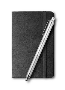 黑色封闭笔记本和钢笔隔离在白色