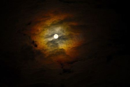 背景明月摄影照片_月亮