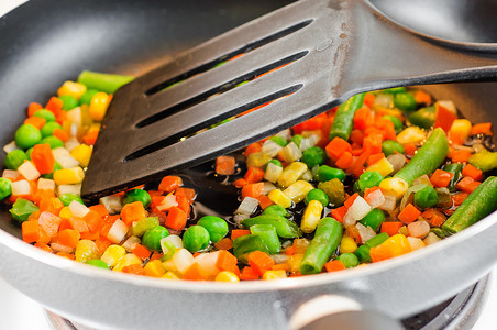 一种多功能且经济实惠的平底锅冷冻蔬菜即时混合物