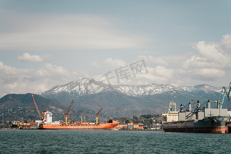 格鲁吉亚巴统 - 2021年5月4日：巴统国际集装箱码头。