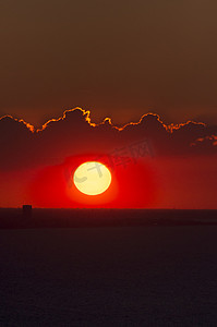 阳光葡萄摄影照片_圣巴托洛公园梦幻般的日落景观到里维埃拉迪里米尼