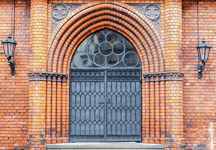 哥特式教堂的金属门