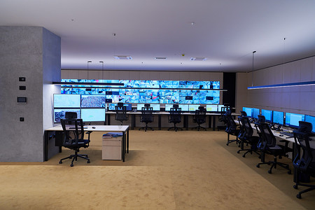大型现代安全系统控制室空荡荡的内部