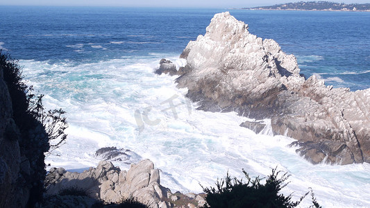 悬崖、海洋海滩、罗伯斯角、加利福尼亚海岸的岩石峭壁。