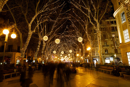 del摄影照片_Passeig del Born 街上的圣诞灯饰