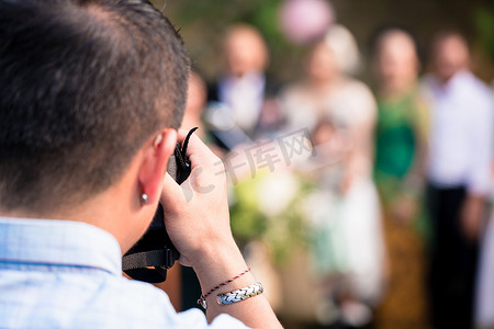 婚礼摄影师摄影照片_婚礼摄影师拍照