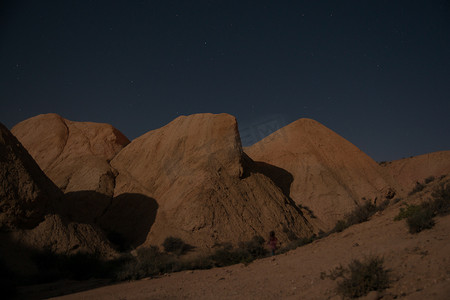 夜间沙漠徒步