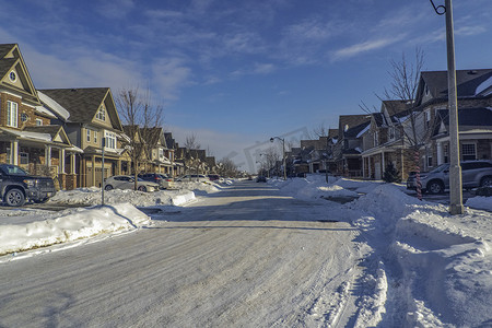 冬天的路在一个小村庄
