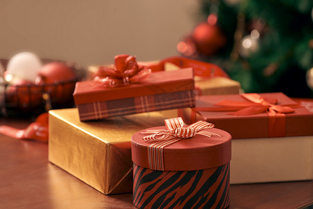 圣诞节和新年的礼品包装。