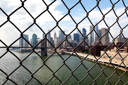 纽约布鲁克林大桥和市中心通过有线网