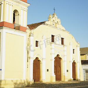 圣胡安包蒂斯塔德雷梅迪奥斯教堂，马蒂公园，雷梅迪奥斯，