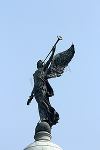 印度文化摄影照片_加尔各答维多利亚女王纪念碑圆顶上的胜利天使