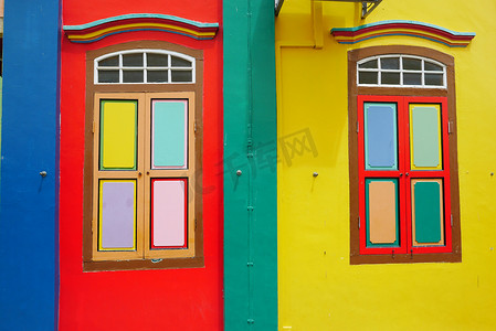 小印度摄影照片_小印度的彩色窗户，