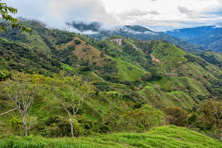 哥斯达黎加洛斯格查莱斯国家公园的景观。