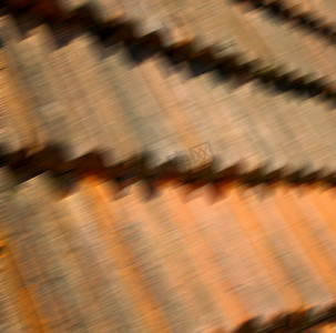能量波线条摄影照片_意大利老屋顶对角线建筑的线条和纹理